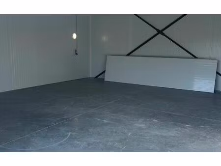 location stationnement  60 m² t- à le gua  420 €