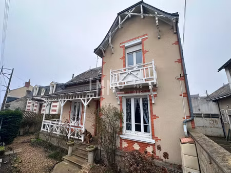 maison de ville 4 chambres avec terrain et dépendances