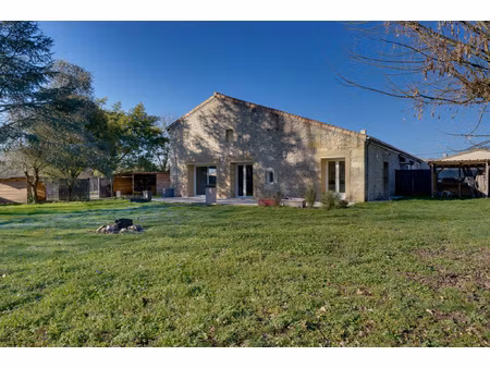 maison en pierre 5 pièces de 133m2 habitables en r+1 avec dé