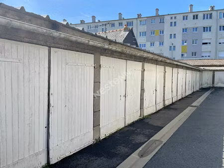 parking / box saint brieuc 15 m2