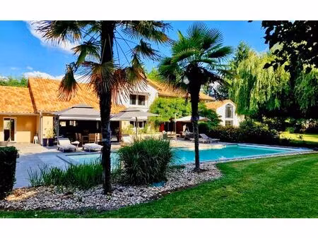 location maison  m² t-6 à saint-genest-d'ambière  2 700 €