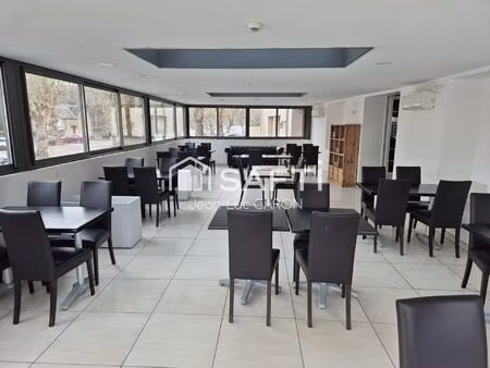 habitations  salle de séminaires  bureaux  mur commerciaux (449m²)