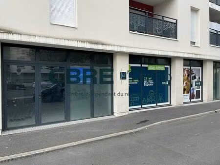 vente commerce joue les tours 277 m²
