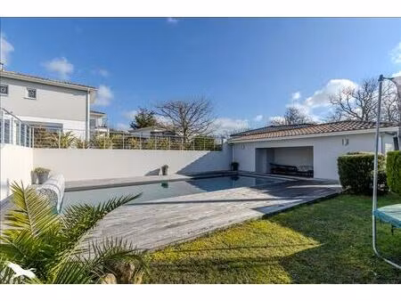 vente maison 8 pièces 254 m² pompignac (33370)