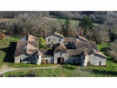 vente demeure d'exception à gensac (33890) : à vendre / 400m² gensac