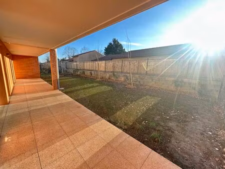 salvetat t4 80 m² + belle terrasse et jardin clos + garage + parking