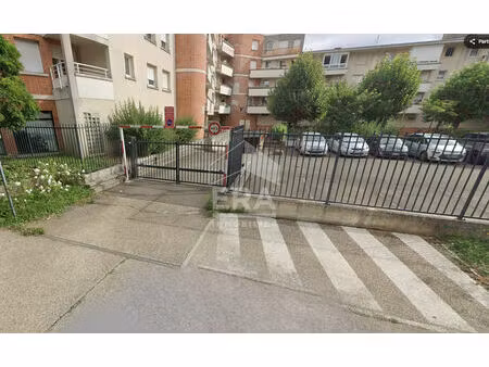 garage/box de 14 m² à villaroy - guyancourt