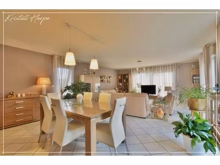 dpt finistère (29)  à vendre carhaix plouguer maison p9 de 232 m² - terrain de 2133 m²