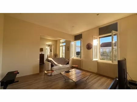 lacanau centre-ville : echoppe 5 pièces 3 chambres de 135 m2 sur 490 m2 de terrain avec te