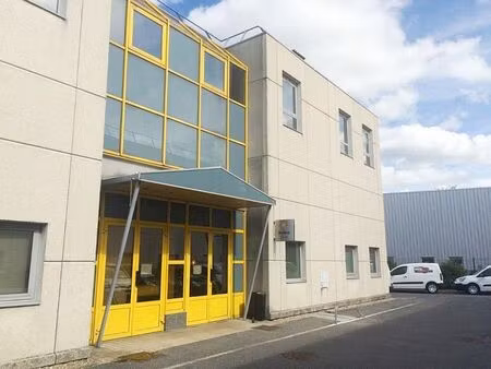 location local d'activités villeneuve la garenne 1 391 m²