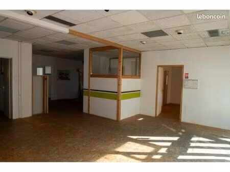 bureaux locaux 220m2 aubenas centre avec parking