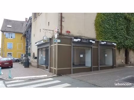 local commercial 52 m² delle