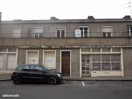 immeuble 10 pièces 142 m²