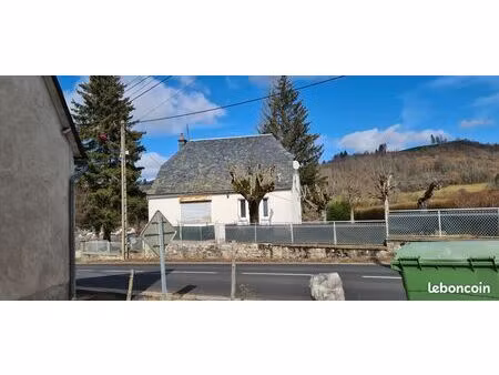 maison 6 pieces-condat-15 -aux abords du lac des moines