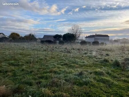 terrain 2 900 m² bordes de riviere