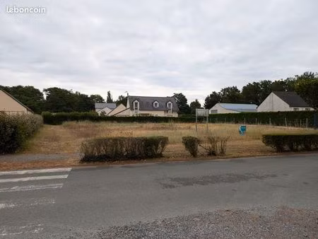 magnifique terrain constructible de 1080 m² – saint-philbert-du-peuple