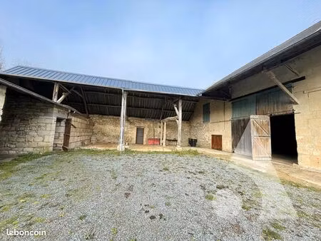 bâtiment 1 pièce 164 m²