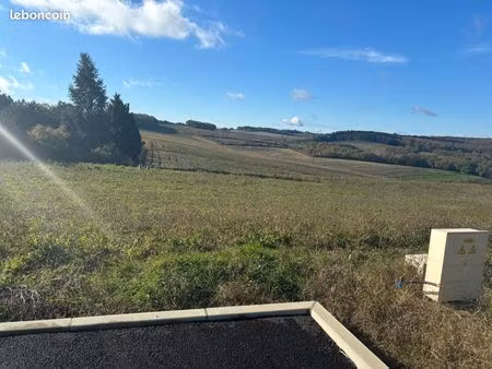 terrain 1 052 m² laplume