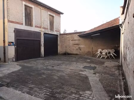 immeuble 12 pièces 260 m²