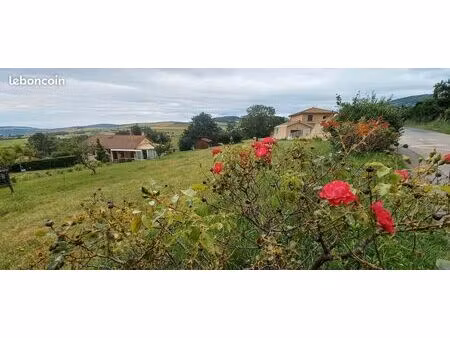 terrain 1069 m² longes