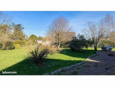 terrain 700 m² jullouville