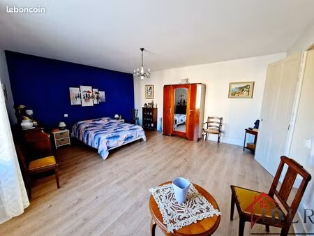 maison 6 pièces 260 m²