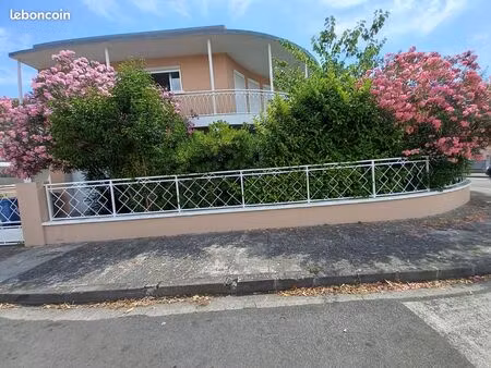 grande maison individuelle spacieuse et lumineuse