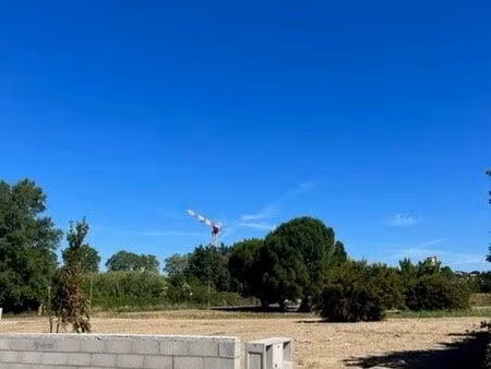 terrain 410 m² castries