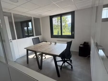 bureau 30 m²