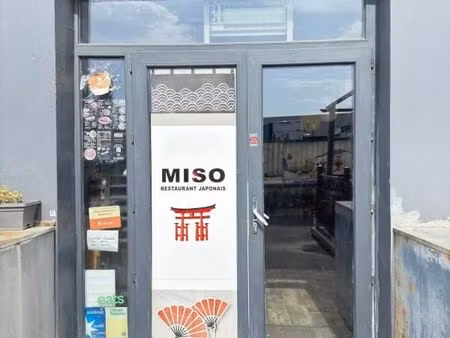commerce 100 m²