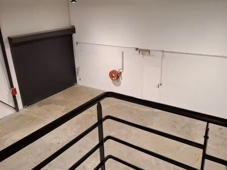 local bureaux 848 m²