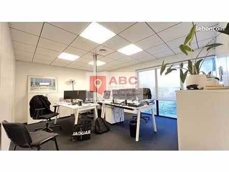 bureaux 231 m²