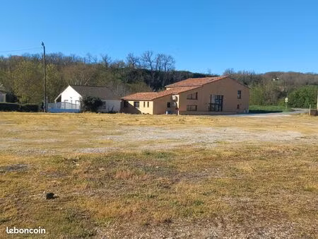 terrain 700 m² frais de notaire réduits