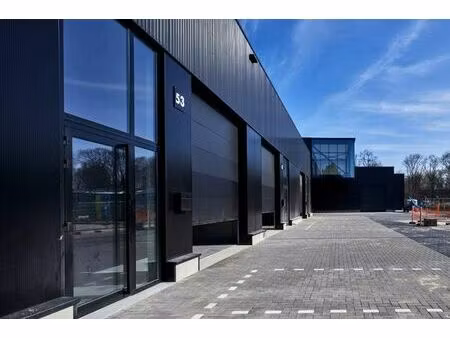 8 unités à vendre au parc d’affaires tilia