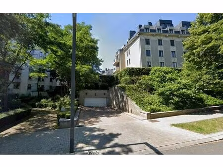 uccle: parc brugmann : emplacement voiture intérieur nivea…