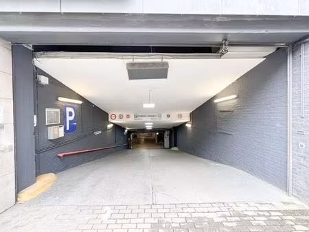 emplacements de parking à louer – niveaux -2 et -3