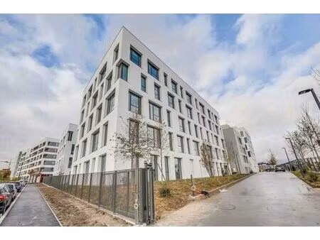 a louer  campus eiffel