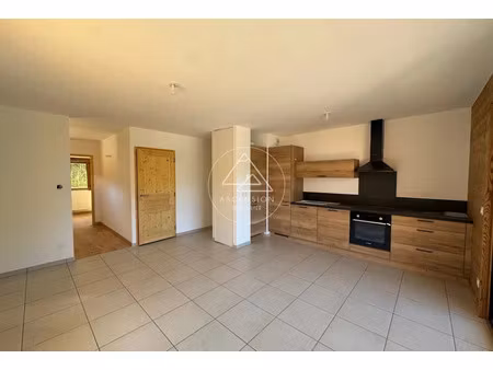 vente appartement 3 pièces 67 m² à saint-jean-d'aulps (74430)  386 600 €