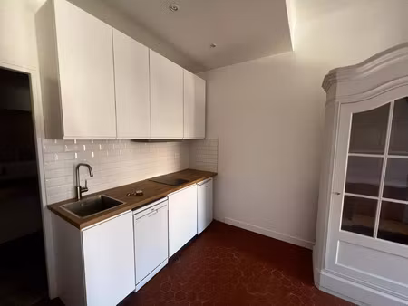 location appartement 1 pièce 30 m² à sanary-sur-mer (83110)