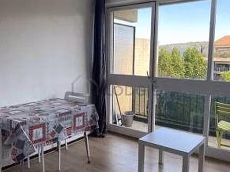 studio meublé avec ascenseur