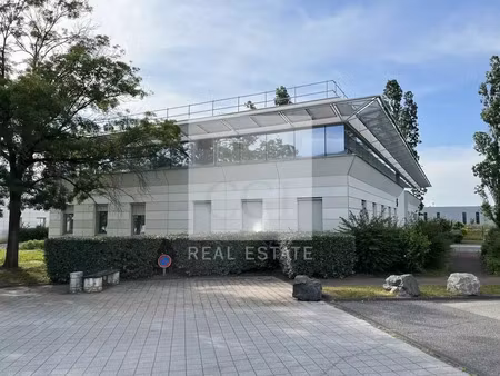 location bureau 342 m² à bron (69500)