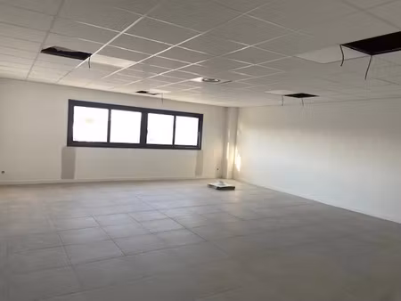 location bureau 700m2 cabestany 66330 - 9100 € - surface privée