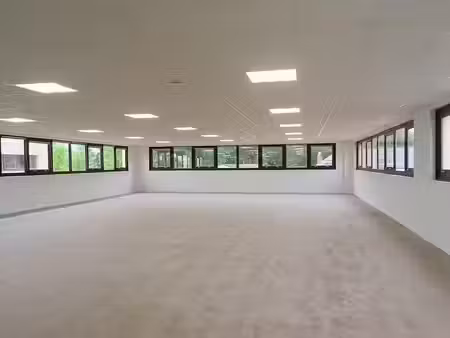 location bureau carquefou 275 m²