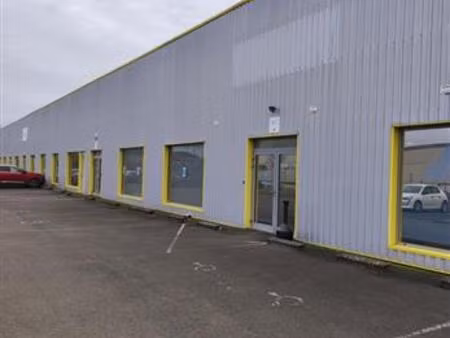 location bureau echire 376 m²