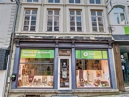surface commerciale à vendre à grand'place 34 jodoigne (vbb39101)
