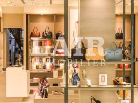vente bureaux et commerces à bagnoles-de-l'orne (61140) : à vendre / 50m² bagnoles-de-l'or