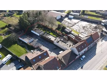 maison avec boutique  atelier et garages à vendre dans la ré