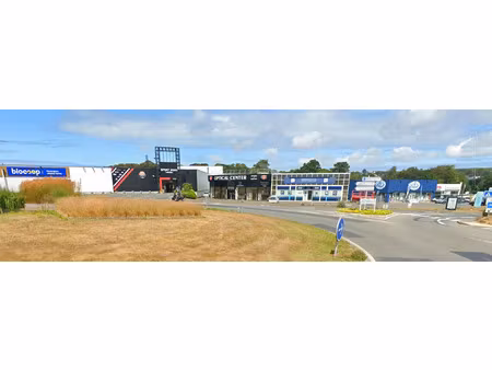 location commerce 400 m² à lannion (22300)