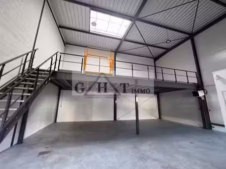 entrepot/mezzanine 166 m² a louer bussy saint georges