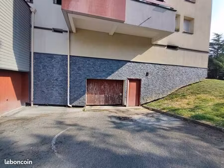 parking 10 m² angers
